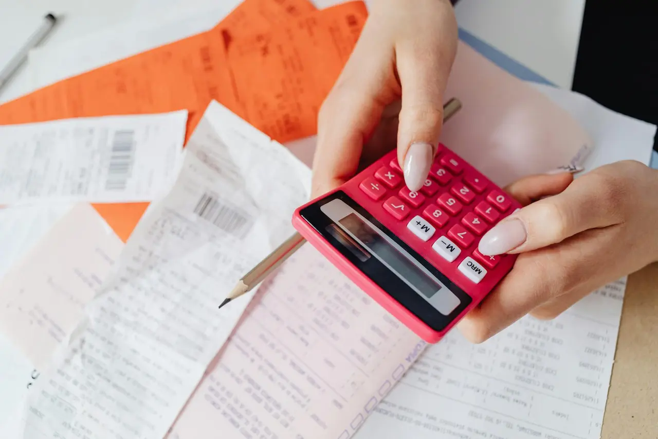 Billing software for schools automates invoices, receipts, and fee reminders. Learn what it does, the must-have features, and how to choose the right one.